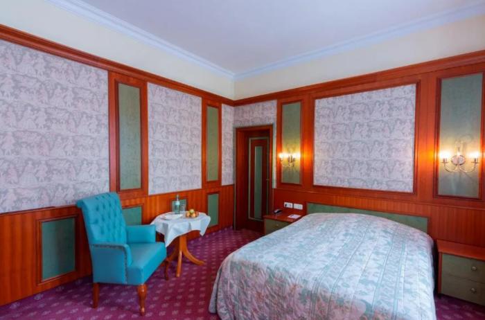 Hotel Fuerstenhof Bad Bertrich Room photo